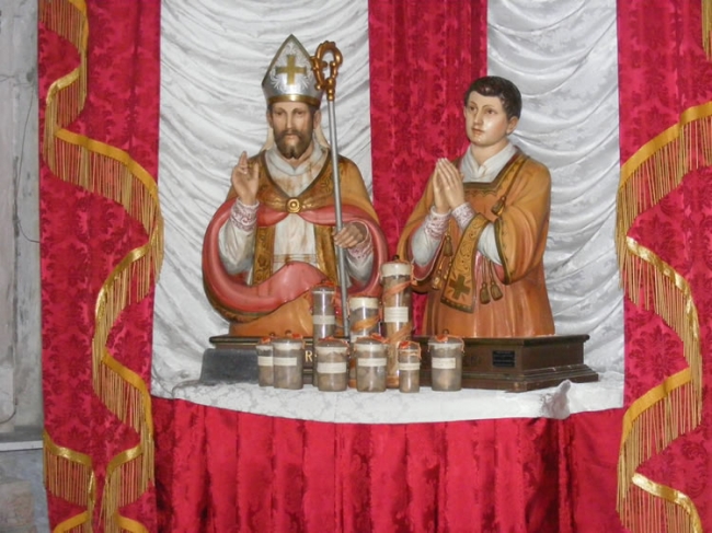 I Santi Palerio V ed Equizio D con le reliquie 
